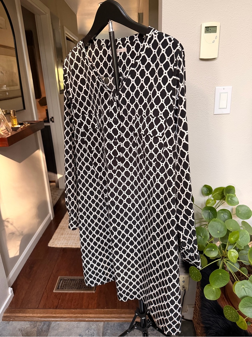 GAP Black & White Geometric Long Sleeve Dress